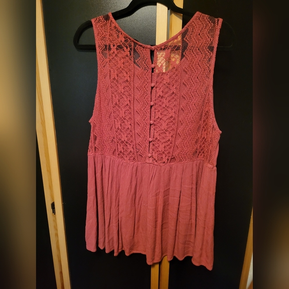 2X Lace Trim Sleeveless Top in Dusty Rose - Picture 2 of 3